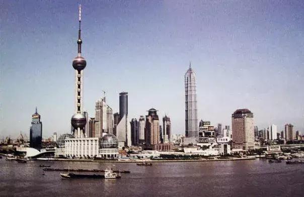 上海建工—筑梦未来，引领城市天际线的建筑巨擘上海建工集团