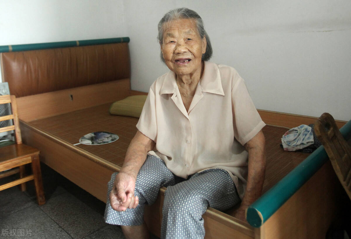 空巢老人的呼唤，70岁老翁急寻贴心保姆空巢老人70岁急招保姆太仓